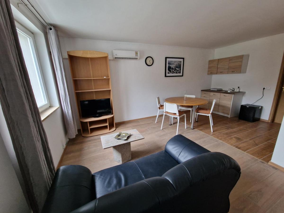 Origo Rooms And Apartments オスレンドネスロヴェンスカ エクステリア 写真